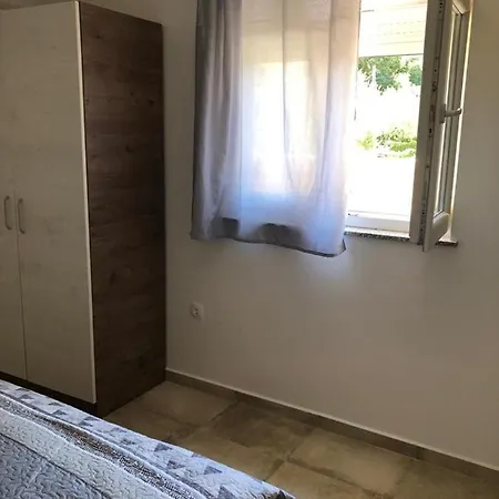 Tonka Zára