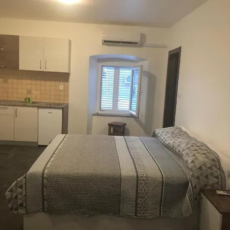Tonka Apartman *